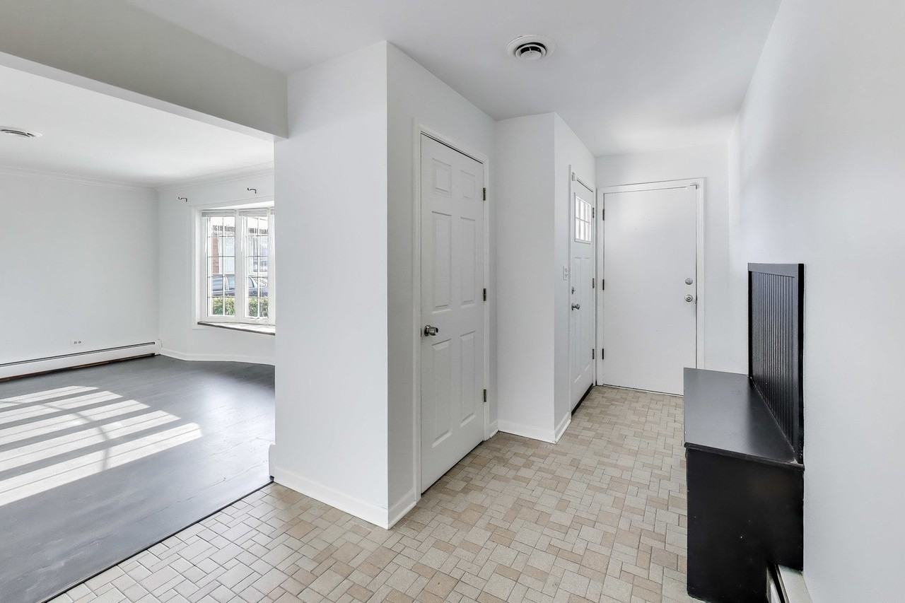 1006 Devon Ave - Photo 3 of 39