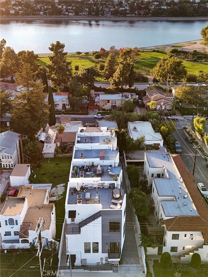 2400 Glendale Ct - Photo 2 of 47