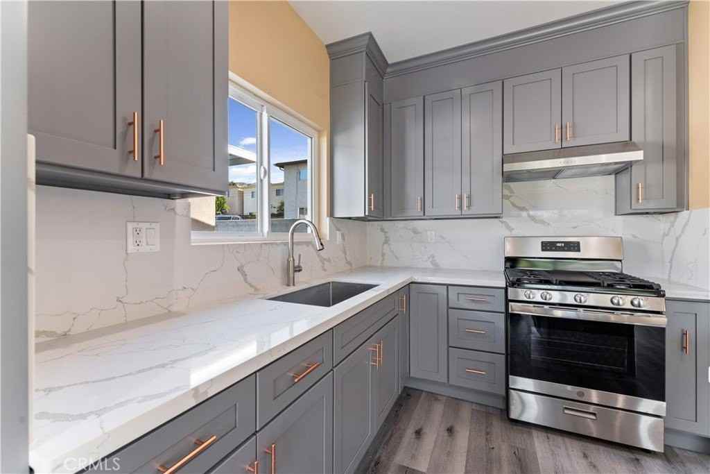 6942 Valmont St - Photo 7 of 22