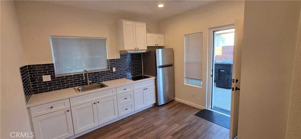 1496 Powell Way - Photo 3 of 7