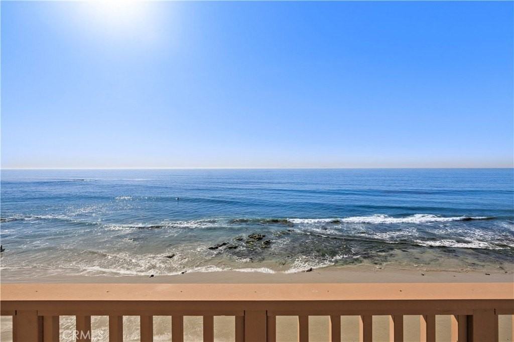 1045 Gaviota Dr #B - Photo 4 of 33