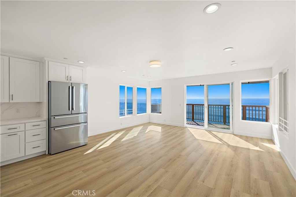 1045 Gaviota Dr #B - Photo 6 of 33