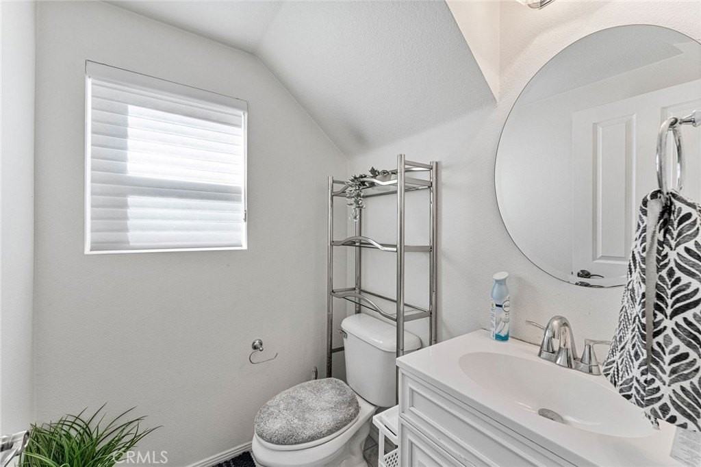 330 Flyers Ln - Photo 5 of 35