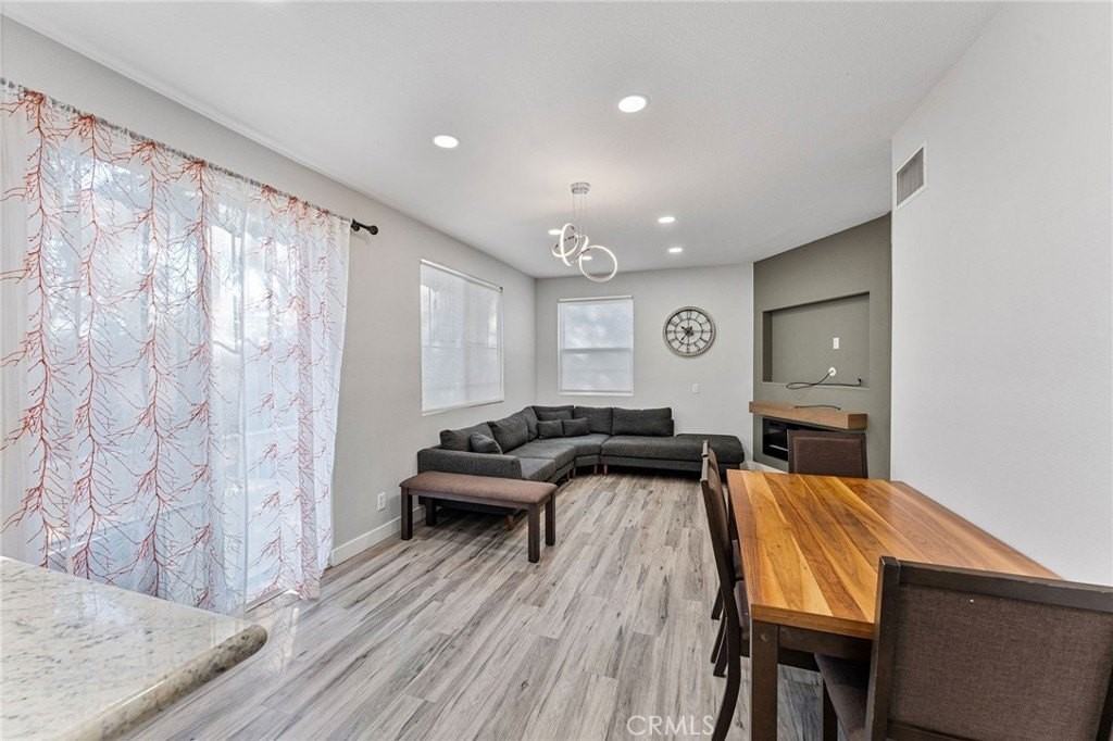 330 Flyers Ln - Photo 6 of 35