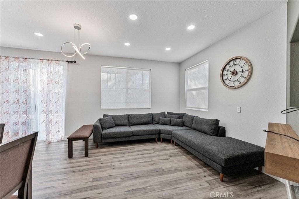 330 Flyers Ln - Photo 7 of 35