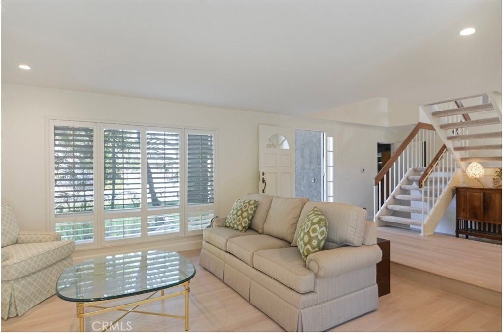 3922 Hendrix St - Photo 6 of 31