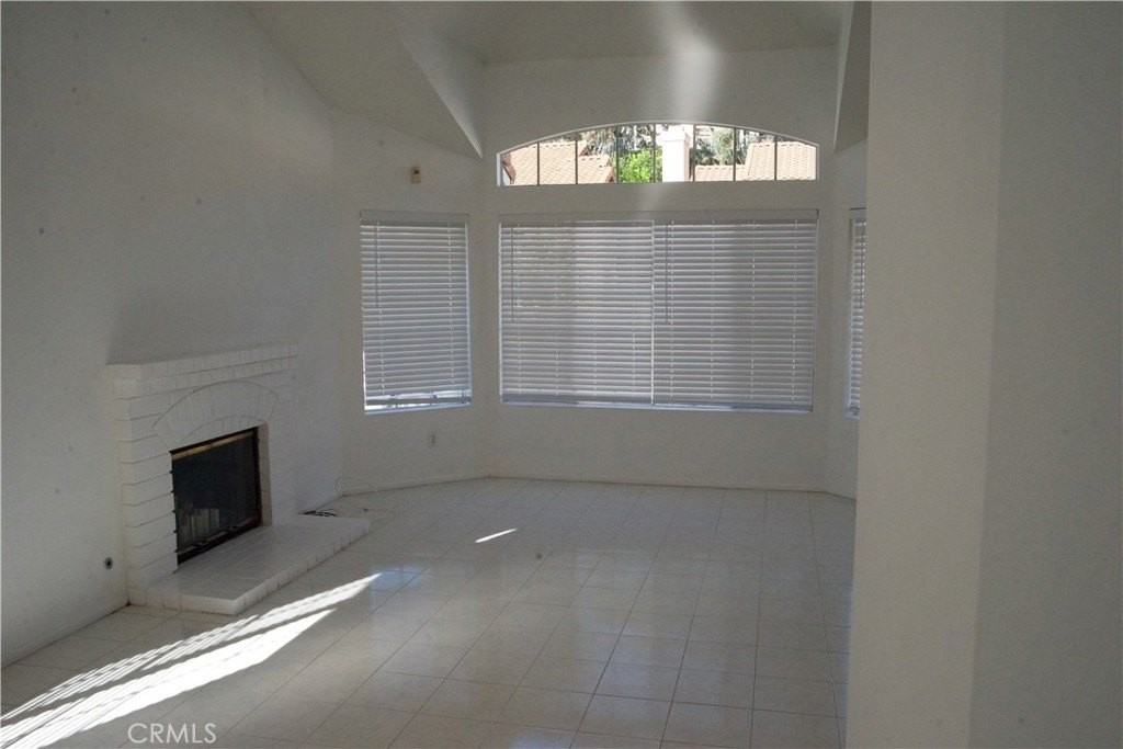 29526 Crown Crk - Photo 5 of 22