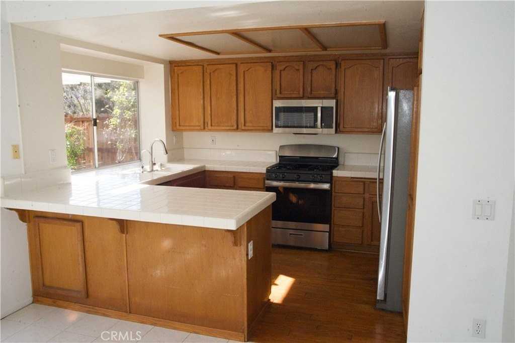 29526 Crown Crk - Photo 6 of 22