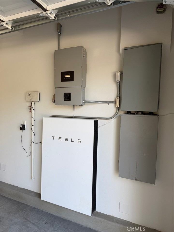 1443 Georgia St - Photo 6 of 6