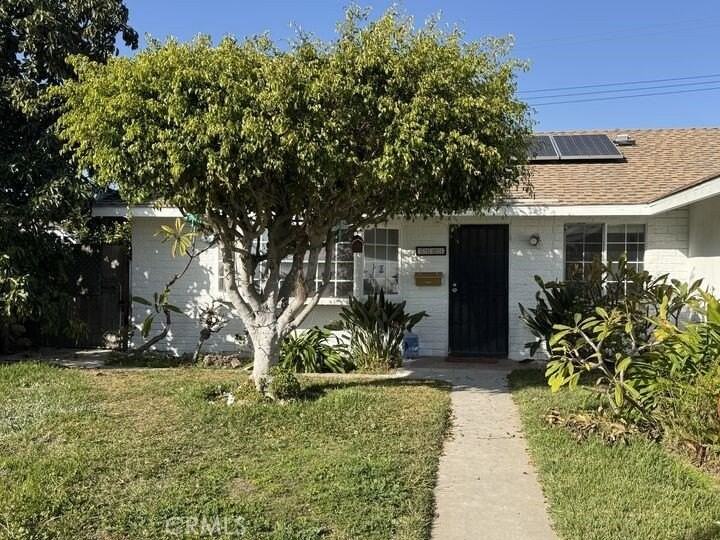 5501 Stardust Dr - Photo 2 of 10