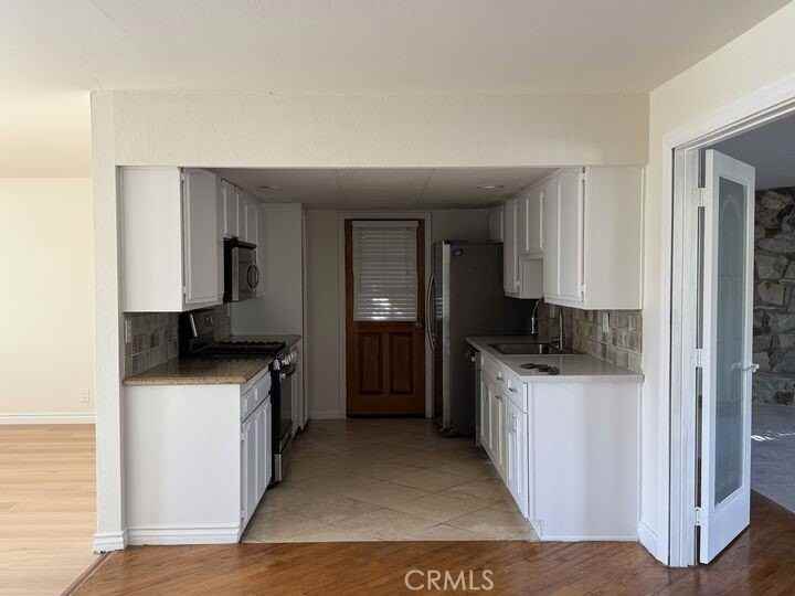 5501 Stardust Dr - Photo 5 of 10