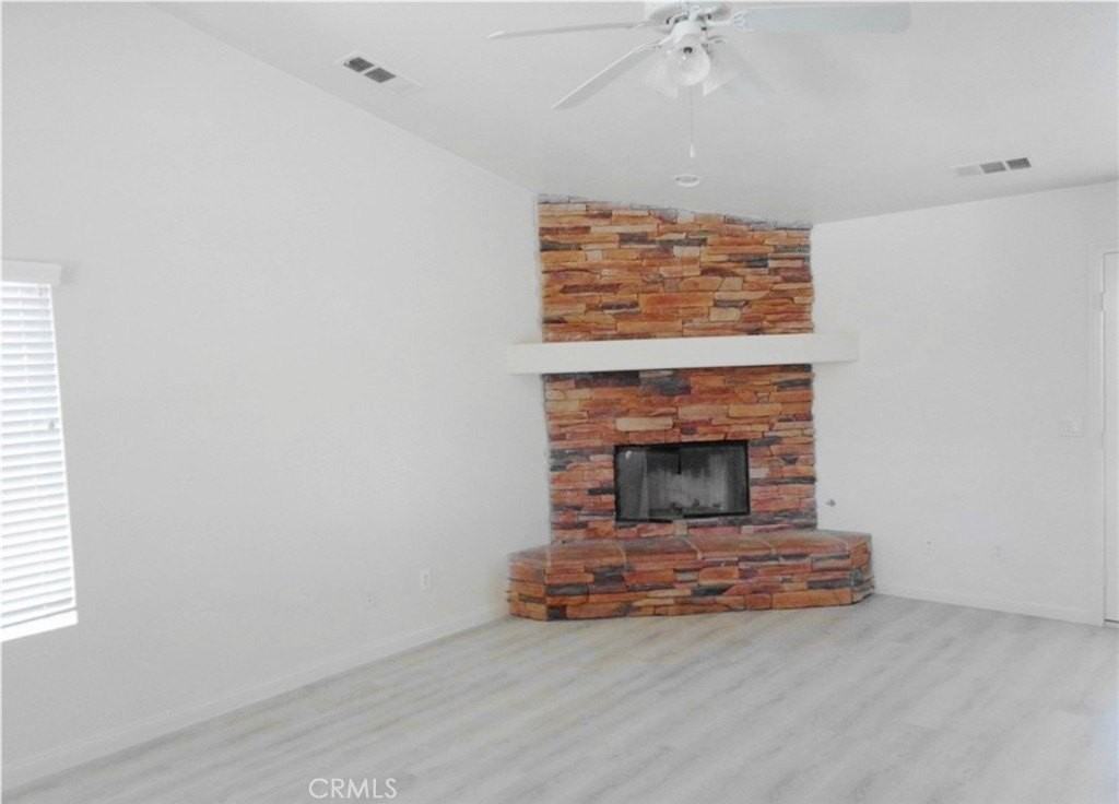 15930 Oak Ct - Photo 5 of 14