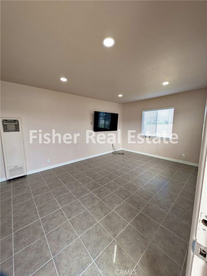 379 N 3rd St - Photo 4 of 26