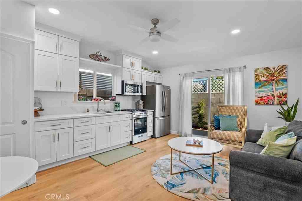 426 Jacaranda Pl #A - Photo 5 of 41