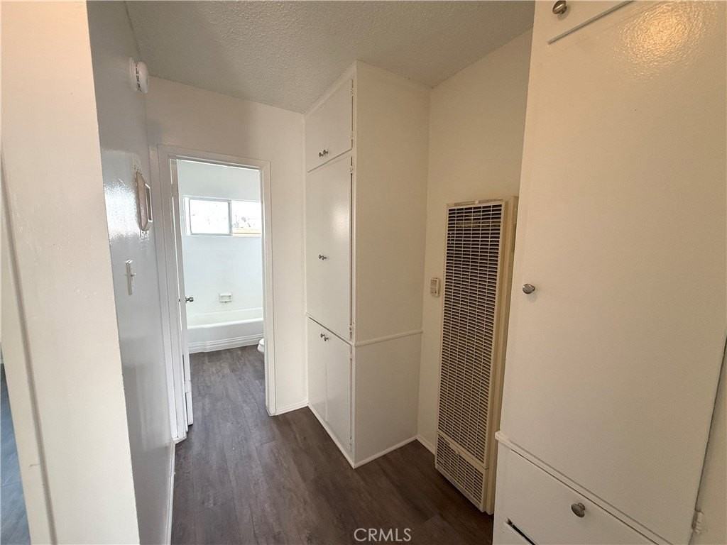 1036 W 95th St #5 - Photo 6 of 13