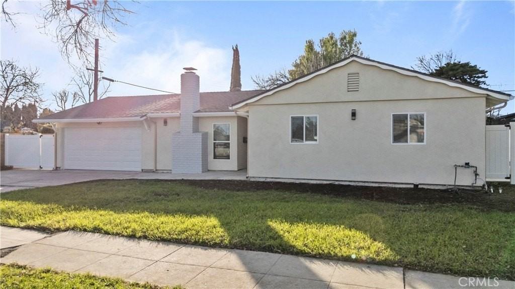 9641 Comanche Ave - Photo 2 of 35