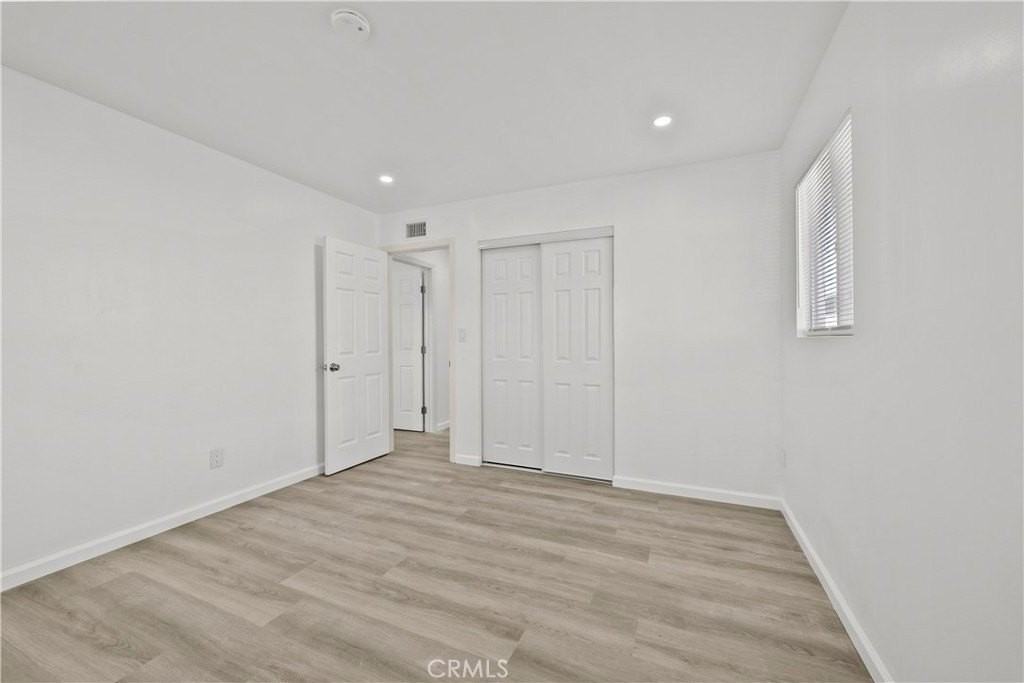 9641 Comanche Ave - Photo 5 of 35