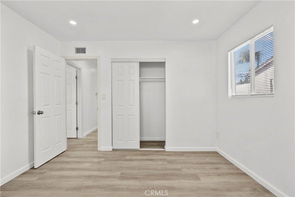 9641 Comanche Ave - Photo 6 of 35