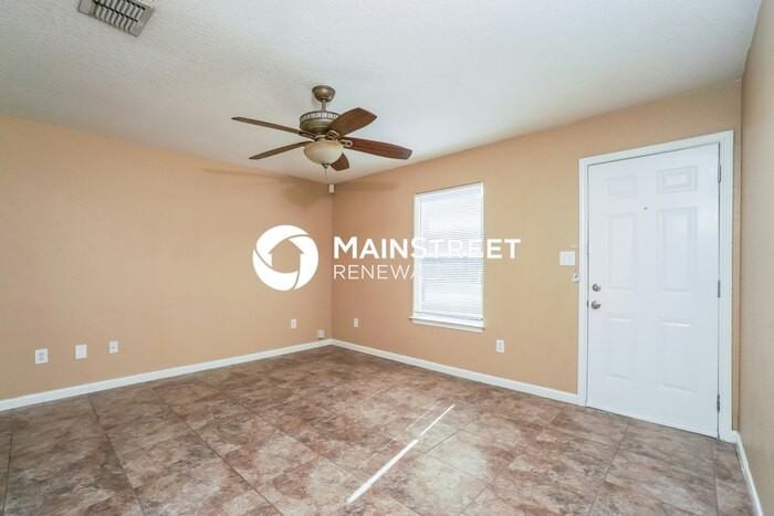 5822 Blonde Cyn - Photo 4 of 18