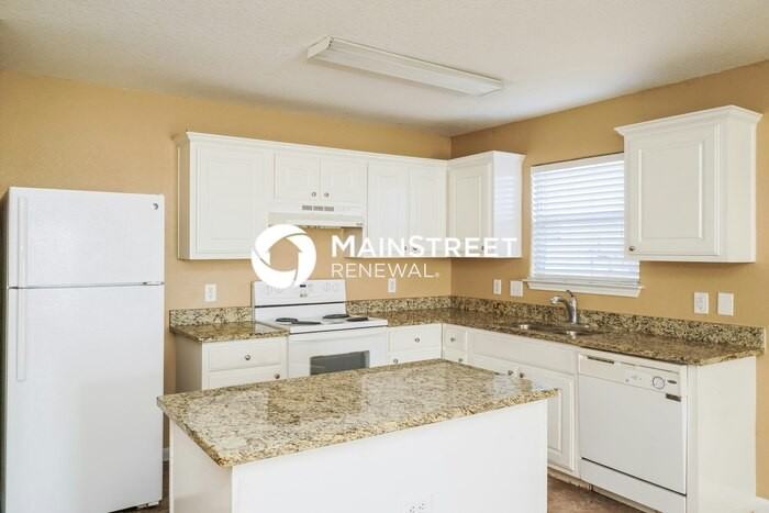 5822 Blonde Cyn - Photo 7 of 18