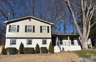 featured image of 1305 Hiwan Trl Se