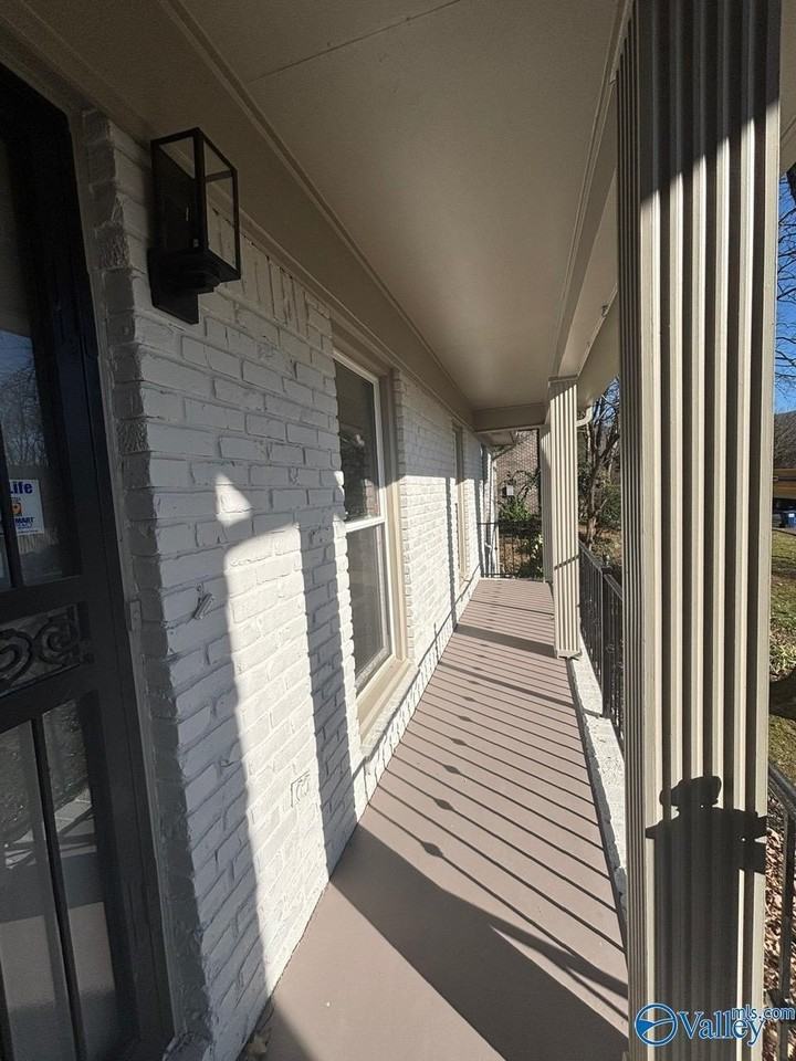 1305 Hiwan Trl Se - Photo 4 of 35