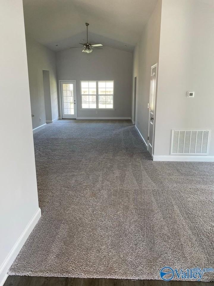 121 Sorrelweed Dr - Photo 5 of 33