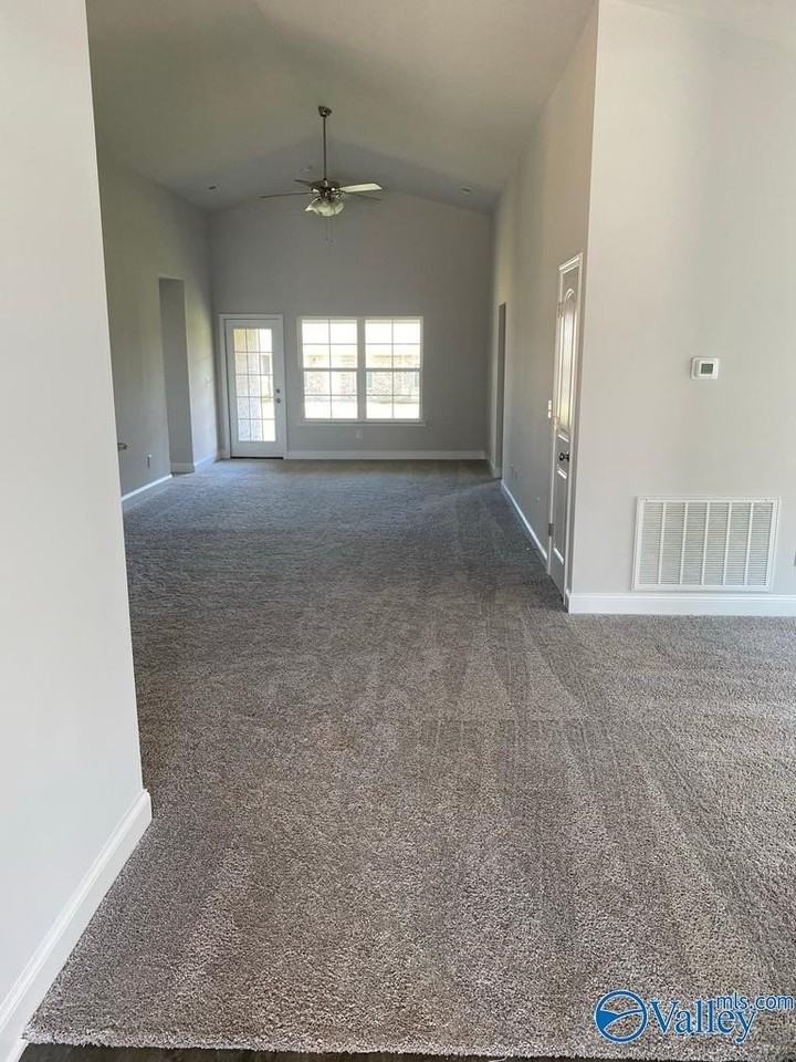 121 Sorrelweed Dr - Photo 6 of 33