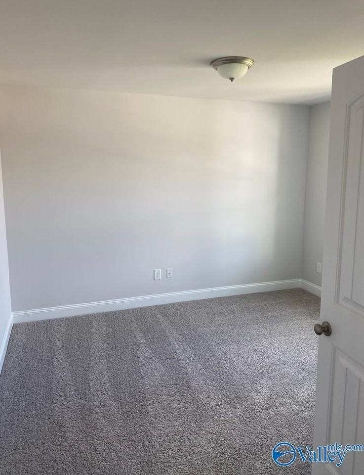 121 Sorrelweed Dr - Photo 7 of 33