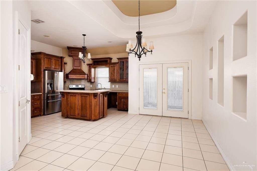 402 Hackberry Ave - Photo 5 of 12