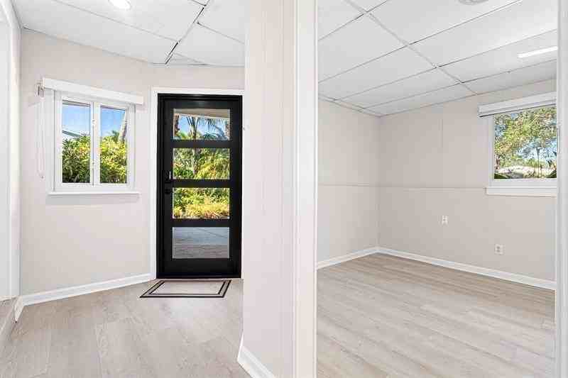 1900 Ne 19th St - Photo 6 of 50