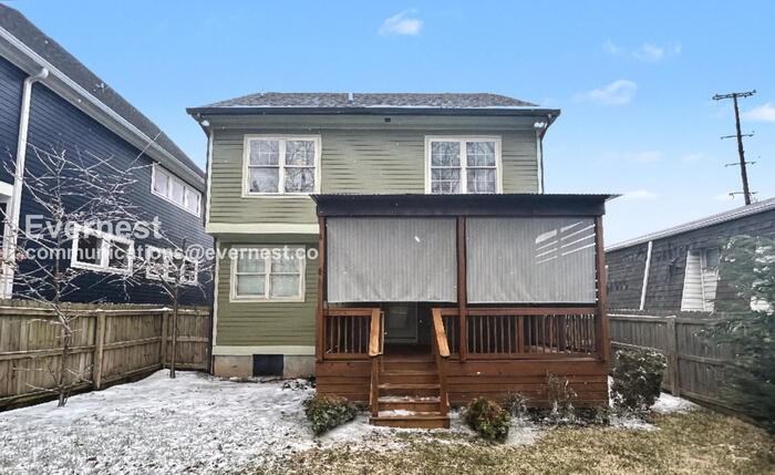 736 29th Ave N - Photo 3 of 37