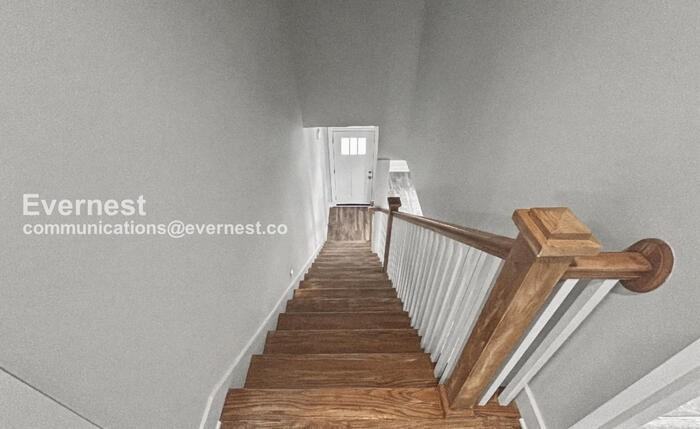 736 29th Ave N - Photo 7 of 37