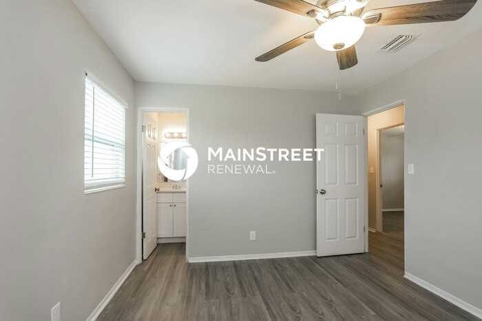 6420 26th St W - Photo 7 of 16