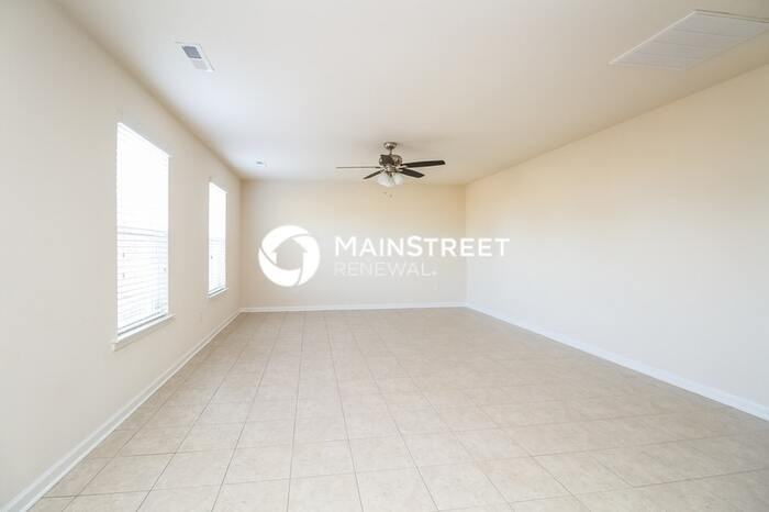 3322 Drysdale Dr - Photo 3 of 15