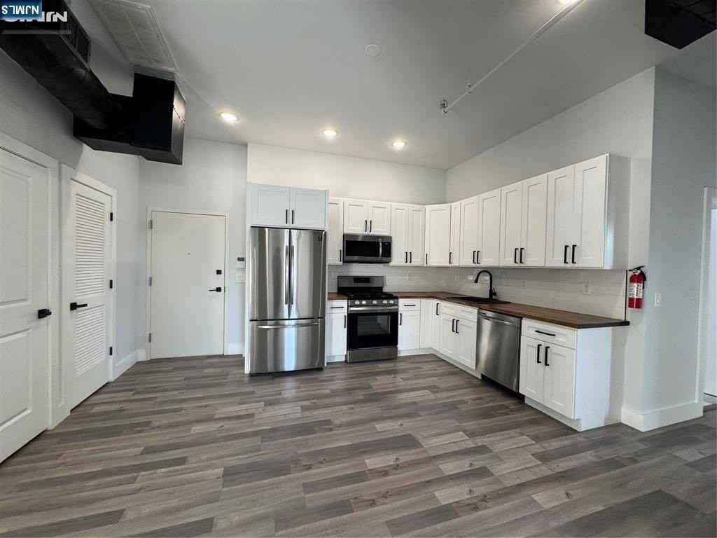 20 Chestnut St - Photo 2 of 10