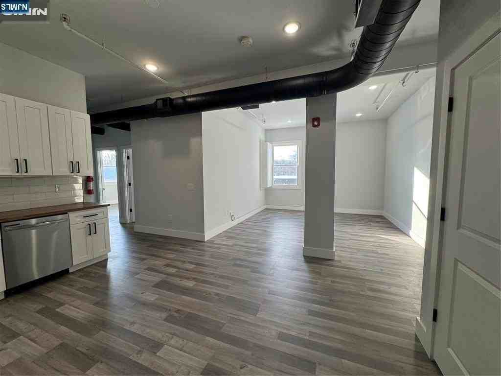 20 Chestnut St - Photo 3 of 10