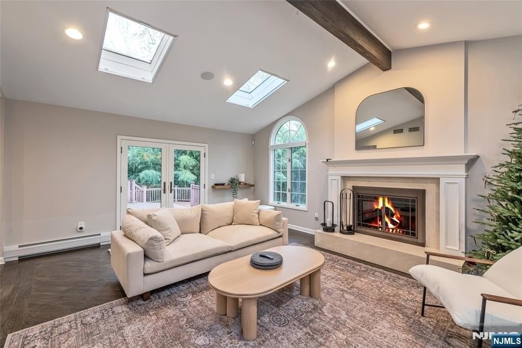 55 Auryansen Ct - Photo 3 of 23