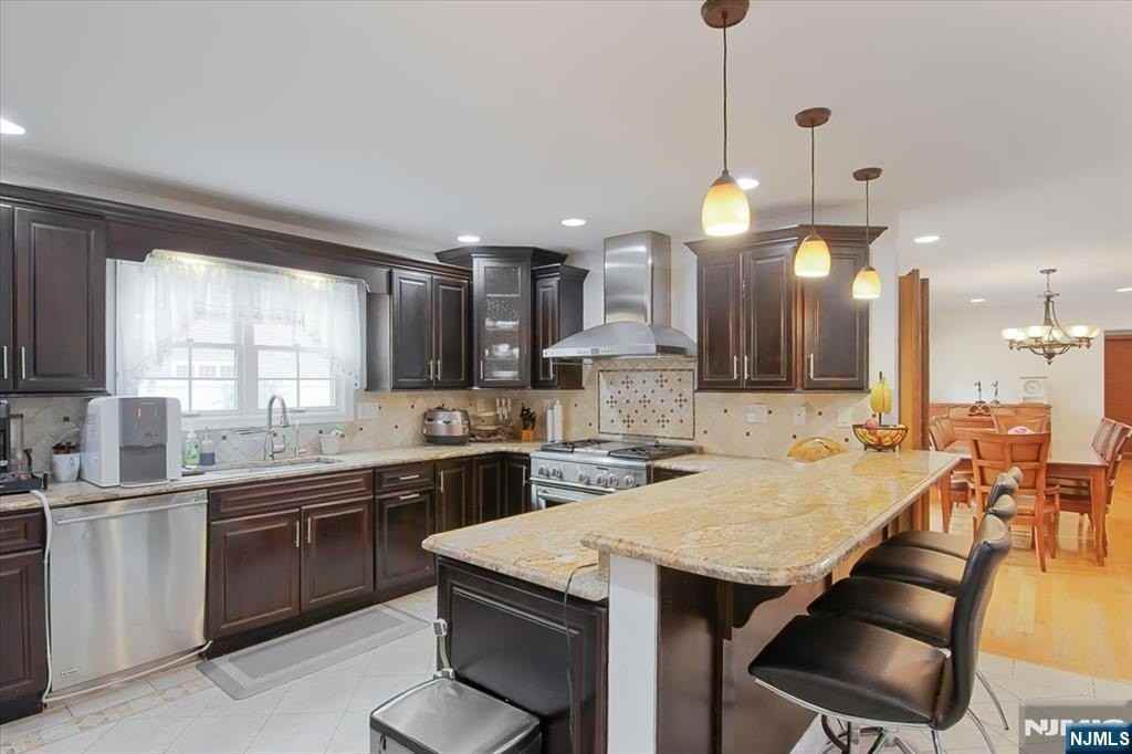 85 Harvey Ave - Photo 7 of 32