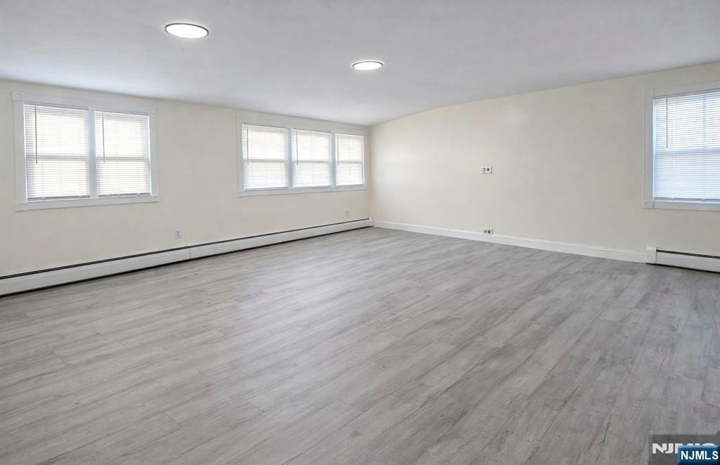 19 Glen St - Photo 3 of 11