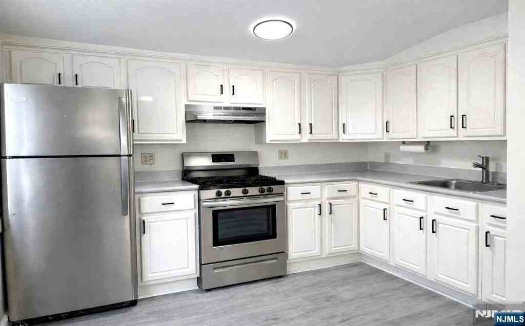 19 Glen St - Photo 5 of 11