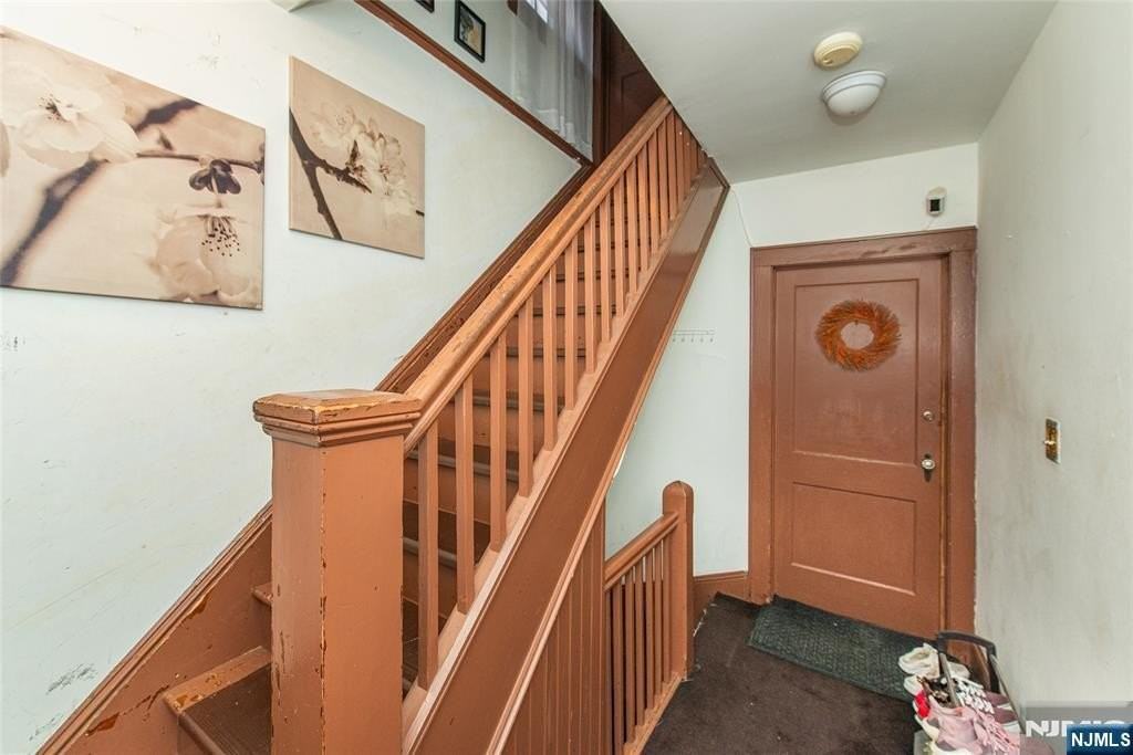 58 Hathaway St - Photo 3 of 9