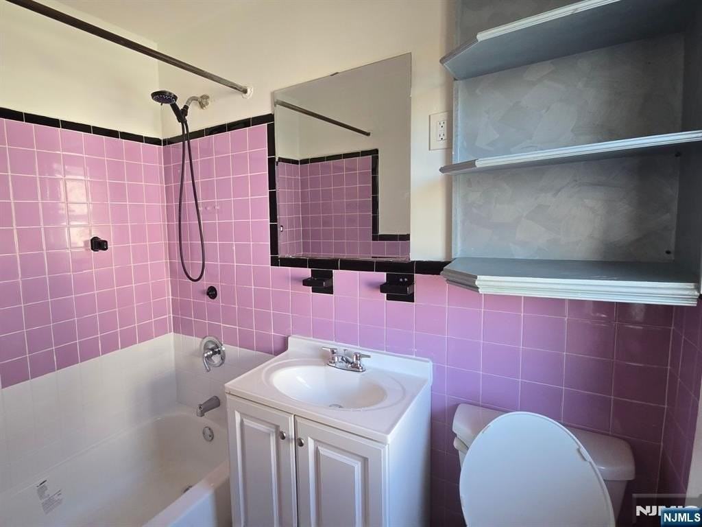 58 Hathaway St - Photo 6 of 9