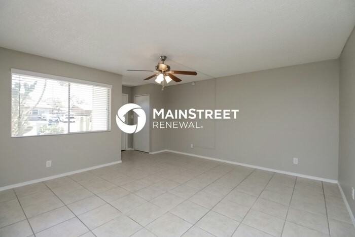 2210 E Claire Dr - Photo 3 of 16