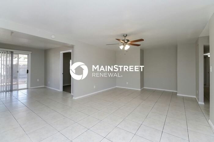 2210 E Claire Dr - Photo 4 of 16