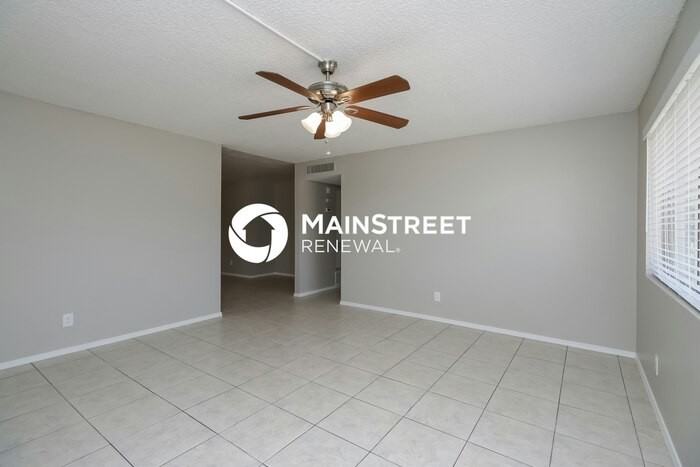 2210 E Claire Dr - Photo 5 of 16