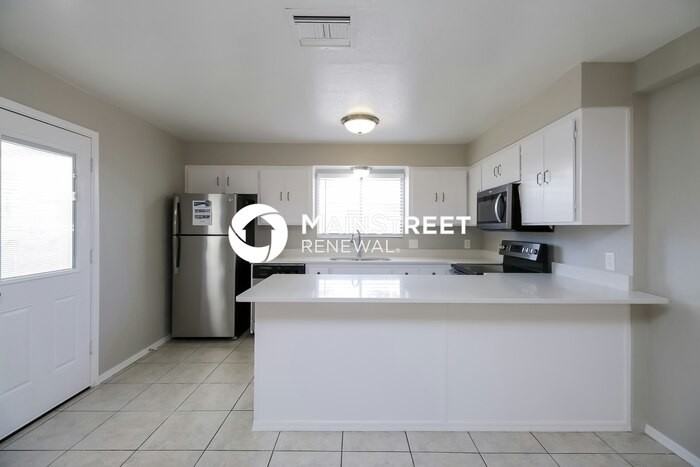 2210 E Claire Dr - Photo 7 of 16