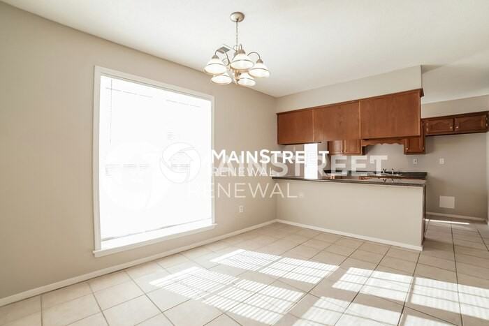 3555 Dorchester Dr - Photo 5 of 16