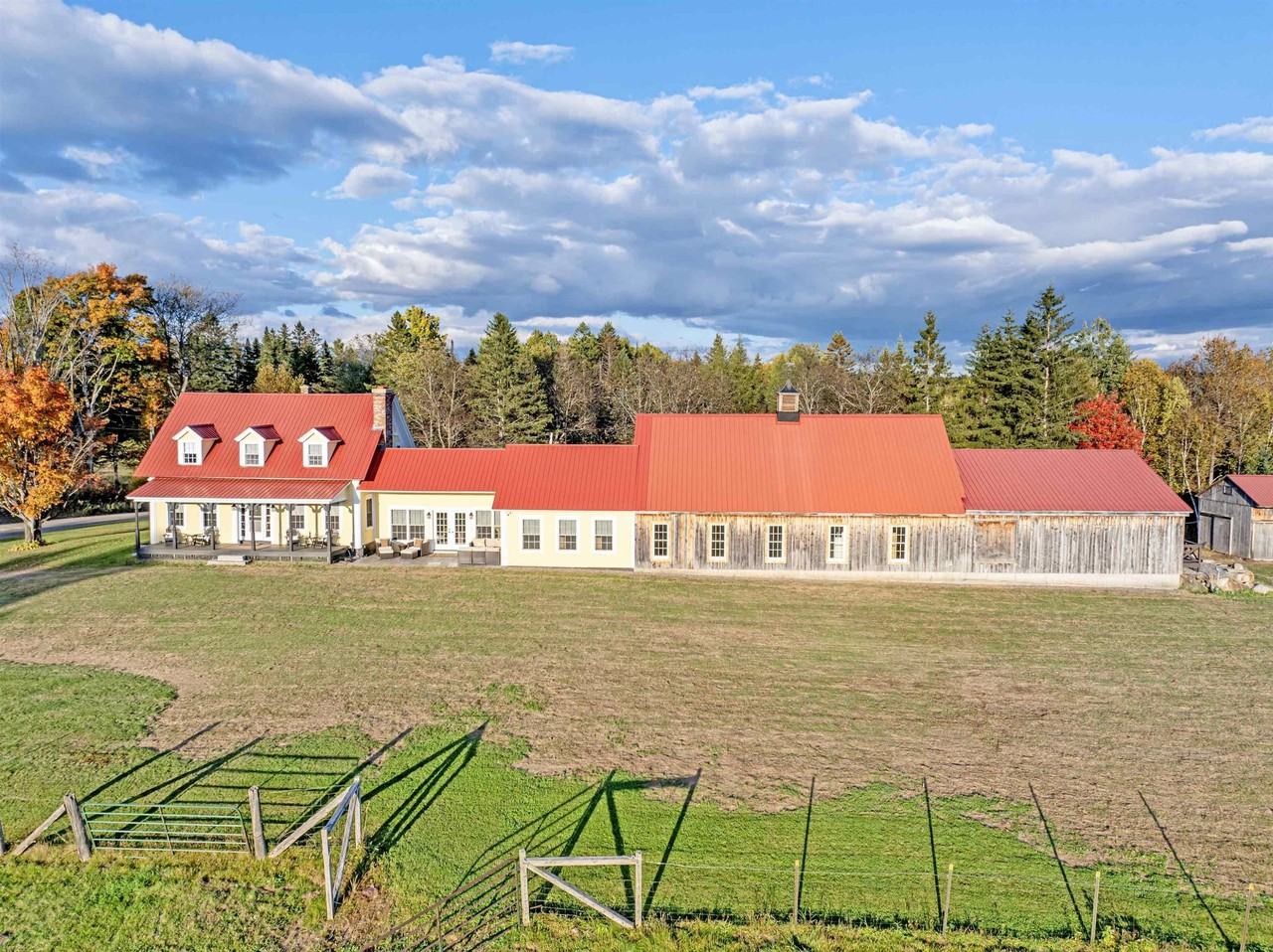 386 S Hill Rd - Photo 3 of 50