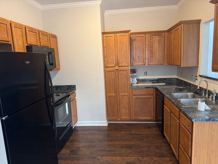 4032 Old Glory Dr - Photo 2 of 9